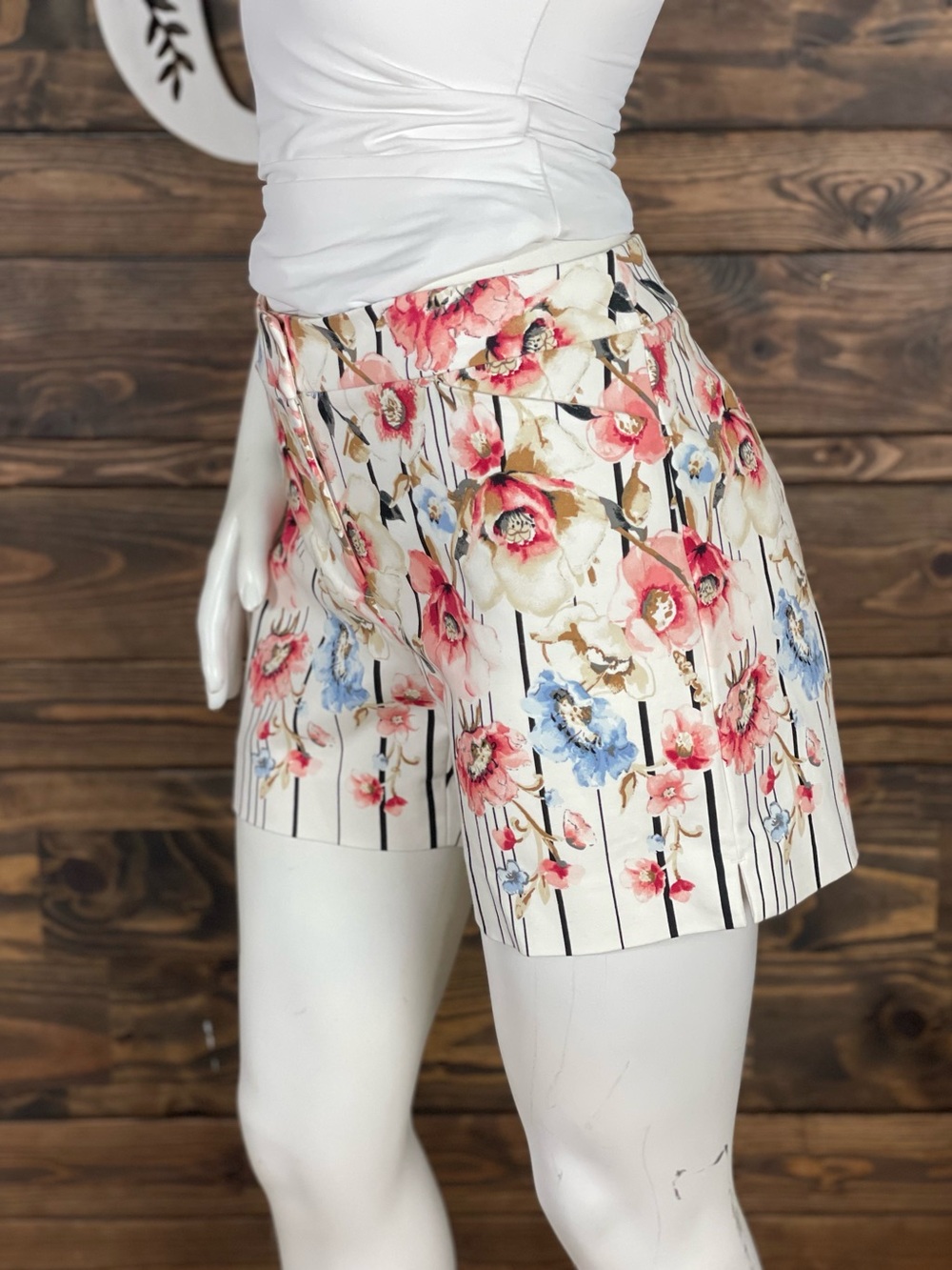 WHBM‎ | Floral Print Pin Stripe Bermuda Shorts White Multicolored